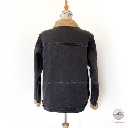 Chaqueta de mezclilla con chiporro