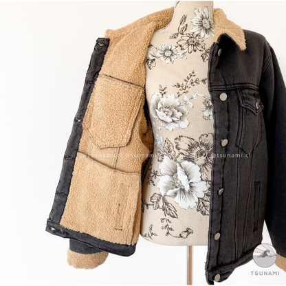 Chaqueta de mezclilla con chiporro