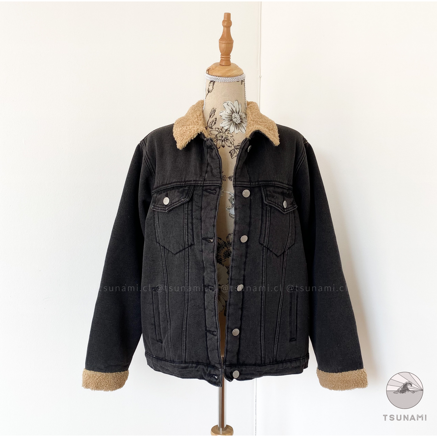 Chaqueta de mezclilla con chiporro