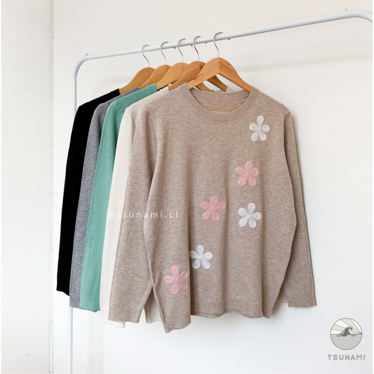 Suéter mujer beige con flores aplicadas, tejido liviano y fluido, cuello redondo cómodo para look casual