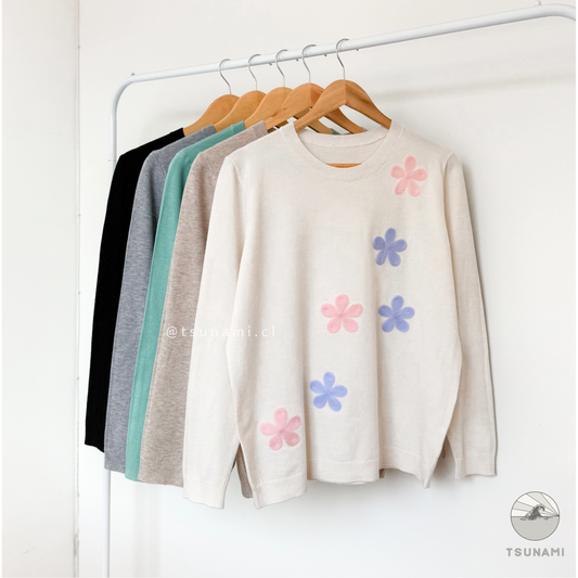 Suéter mujer crudo con flores aplicadas, tejido suave y cuello redondo, ideal para outfits otoño invierno