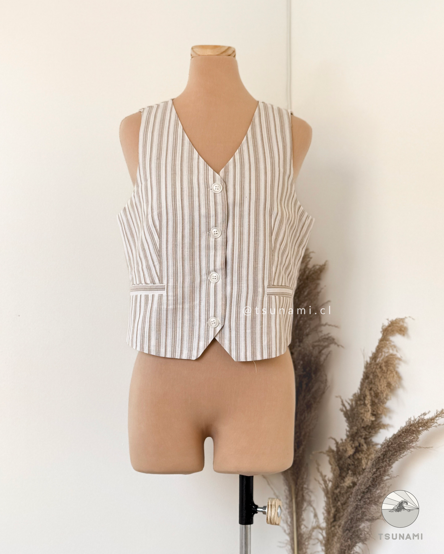 Vest con líneas tipo lino