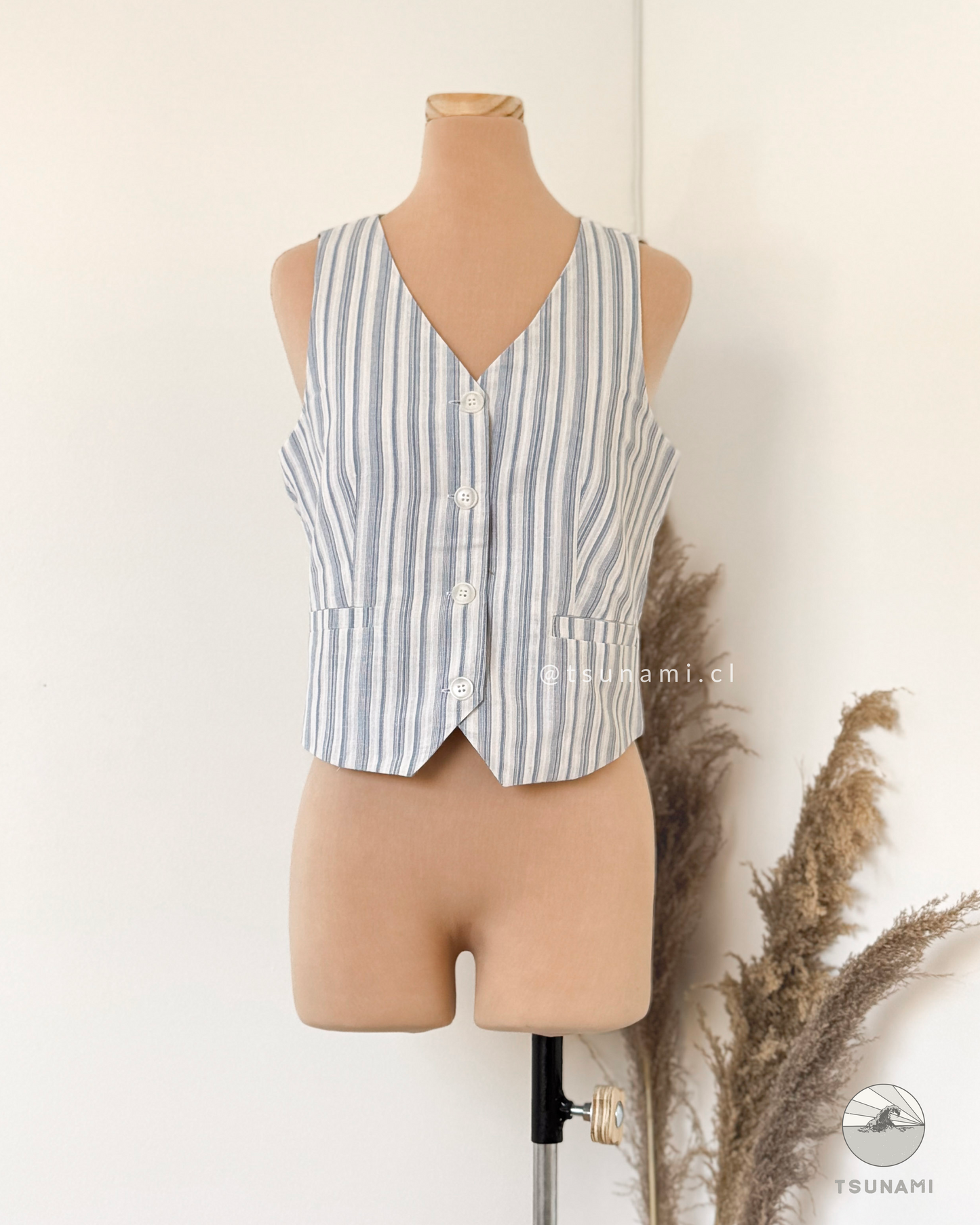 Vest con líneas tipo lino