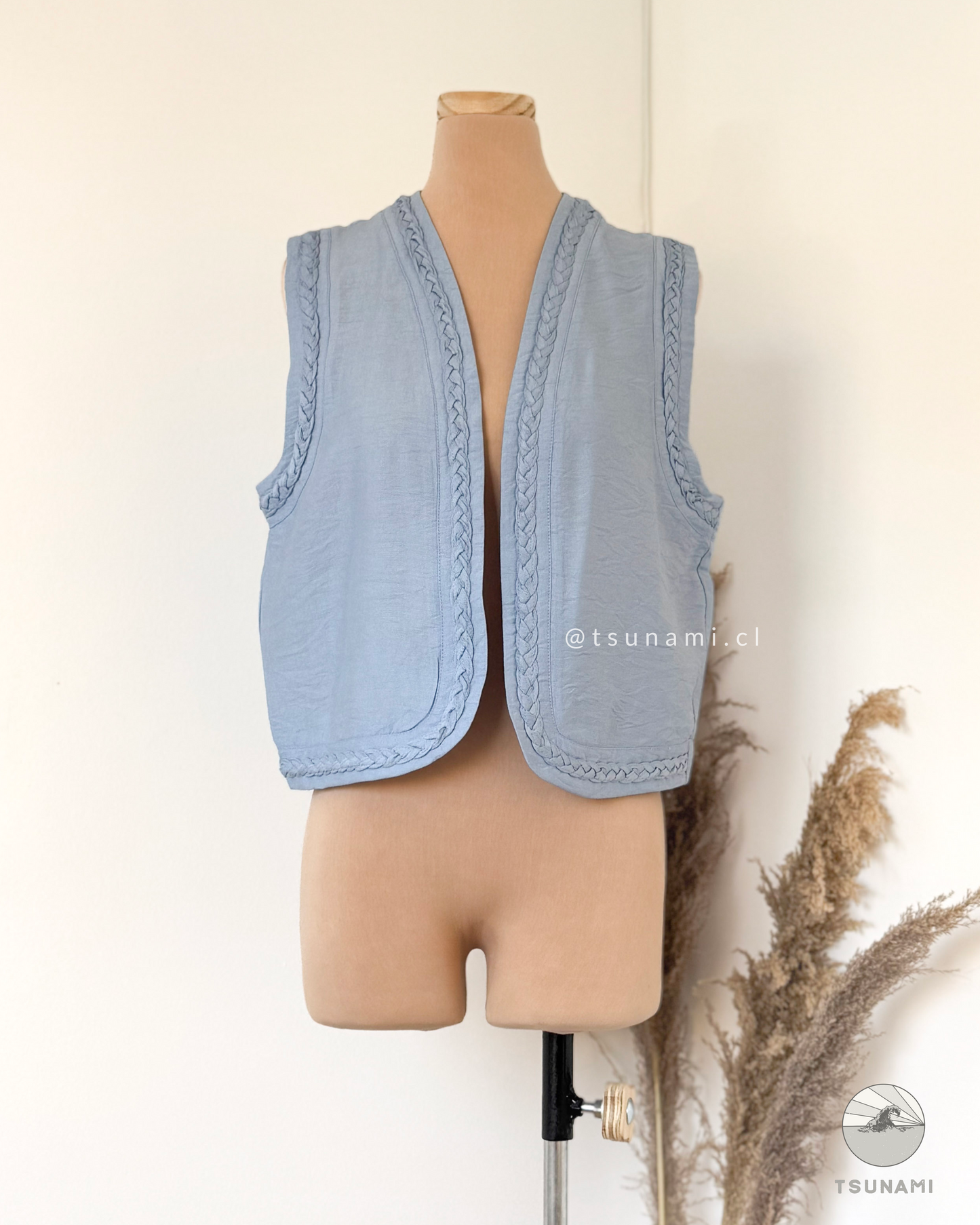 Vest tapado con borde trenzado