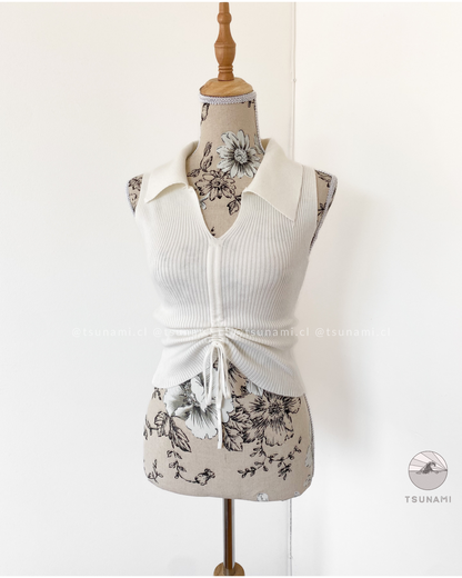 Top recogido con cuello